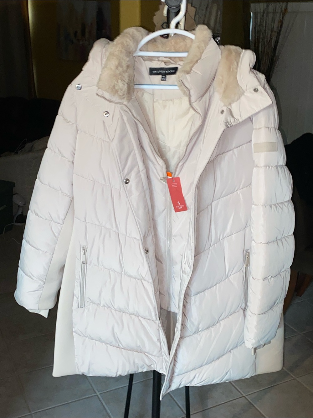Andrew Marc NWT Cream Quilted Puffer Coat with Faux Fur Collar - Picture 2 of 11